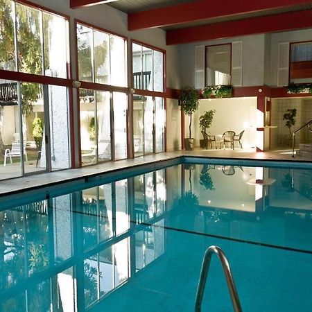 Riviera Village Green Hotel Complex Vernon Ngoại thất bức ảnh